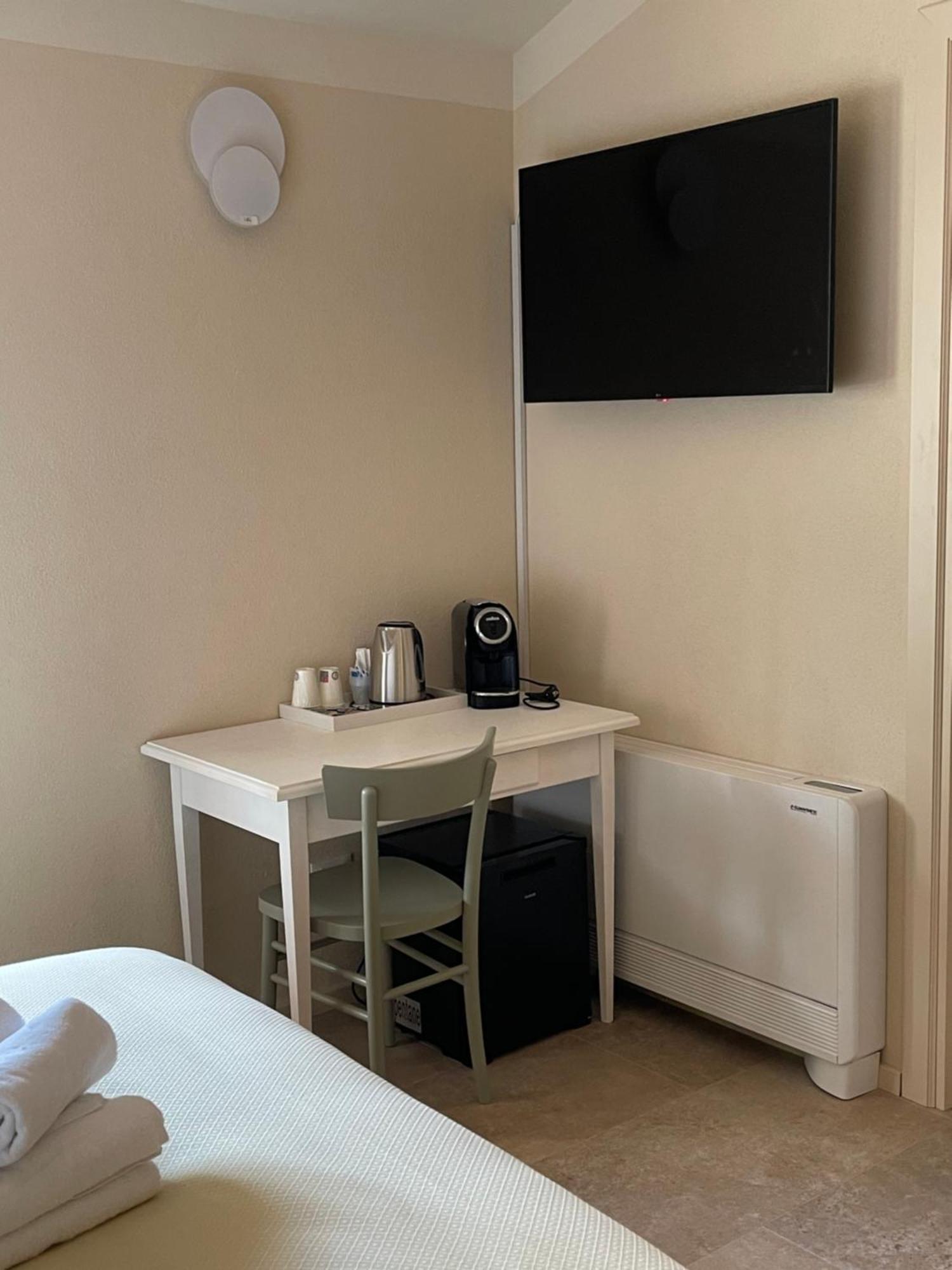 Agriturismo Tenuta I 4 Venti コッレサルヴェッティ エクステリア 写真